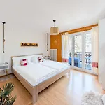 Apartment Center Of ! 2 With Balcony