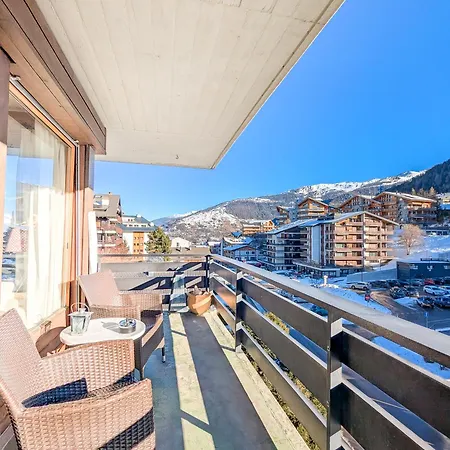 Center Of ! 2 With Balcony *