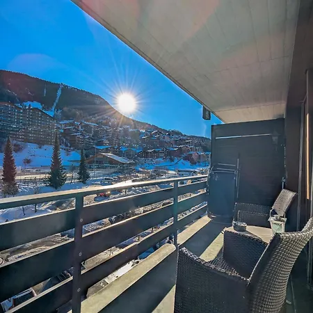 Center Of ! 3 With Balcony *