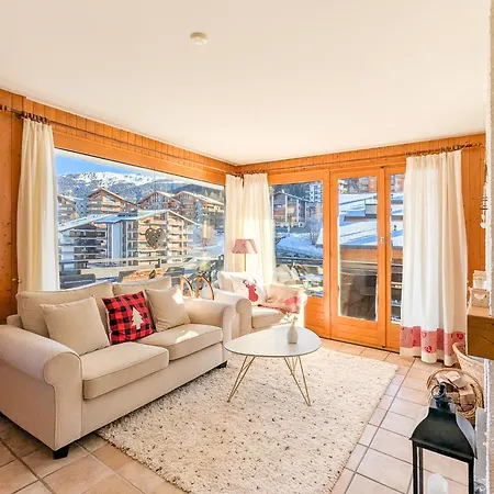 Center Of ! 3 With Balcony Apartment *