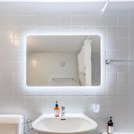 Apartment Center Of ! 2 With Balcony