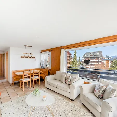 Center Of ! 2 With Balcony Apartment