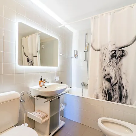 Center Of ! 2 With Balcony ナンダ